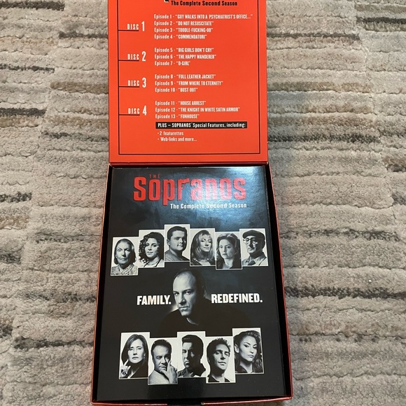 The Sopranos - 2nd Season, 4 DVD Set - Picture 5 of 7